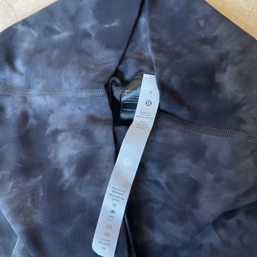 NWT lululemon align HR crop 21” diamond dye pitch grey graphite grey